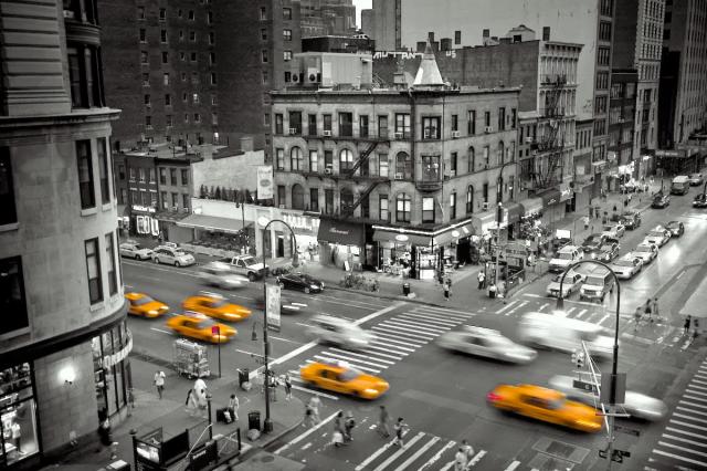 new-york-city-Taxi-black-and-white-photography1.jpg